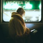 Rencontres en ligne pour seniors éviter les faux profils et les arnaques